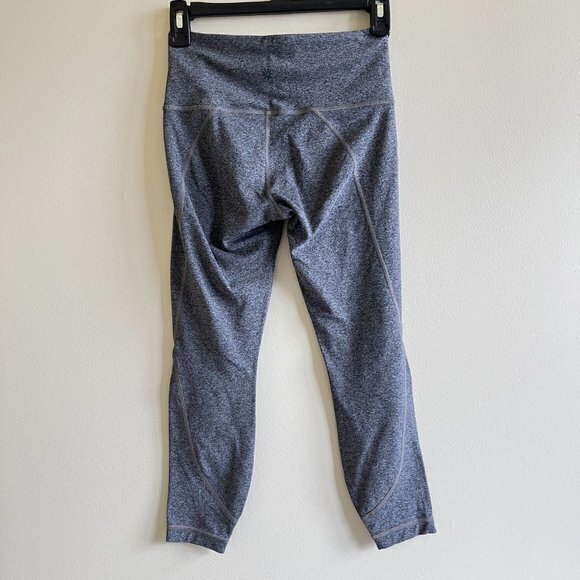 ATHLETA CROP LEGGINGS CAPRI WOMENS SIZE XS PETITE GRAY ATHLETIC YOGA RUN… - Picture 3 of 4